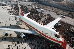 boeing-747-rollout-commemorative-brochure-1968-7_37334-e1477322893406